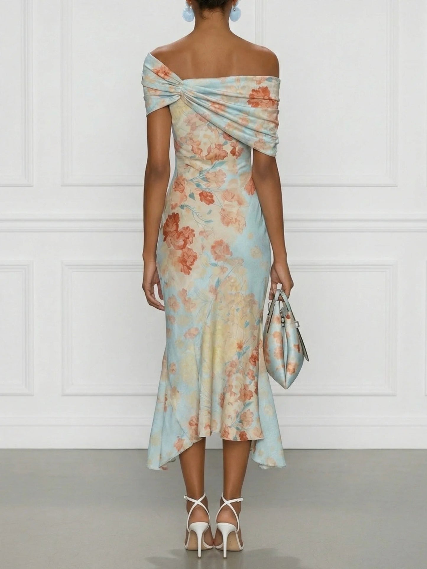 Victoria - Vestido midi de corte sirena sin mangas, con hombros al aire y estampado floral azul