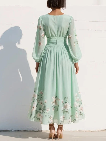 Vestido largo de gasa plisada en verde menta con estampado floral para mujer
