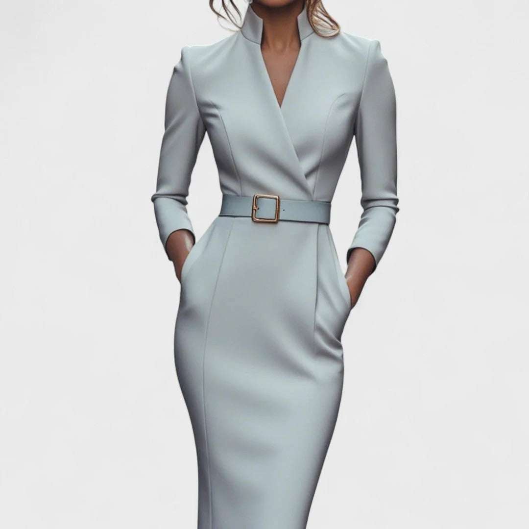 Mandarino - Elegante vestido negro con cinturón y cuello alto